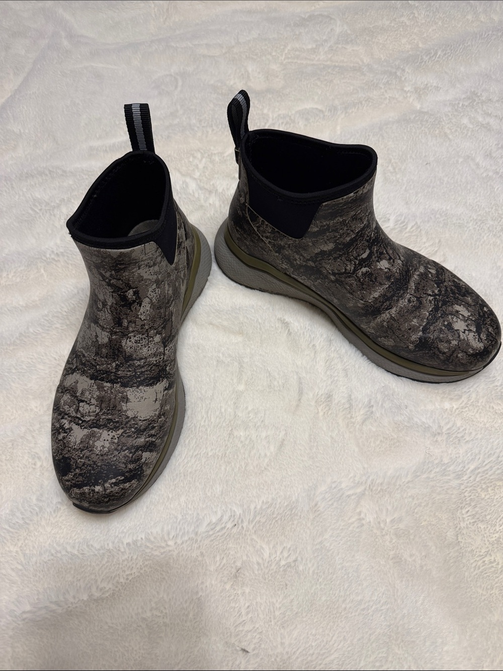Bass Pro Shops Black and Gray Men's Ankle Booties